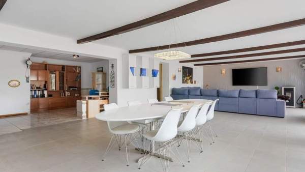 Villa in Los Montesinos-7