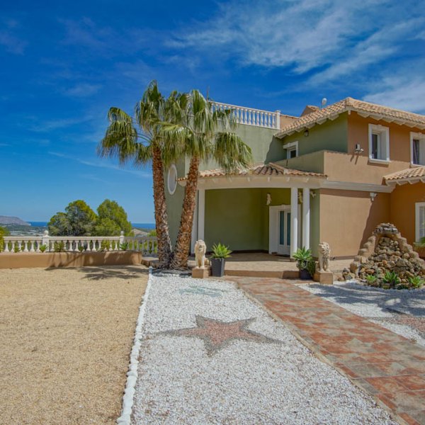 Villa in La Nucia-11