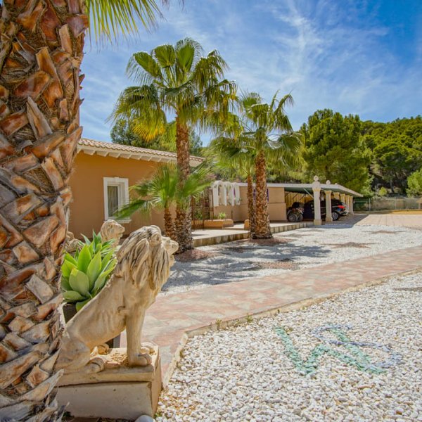 Villa in La Nucia-12