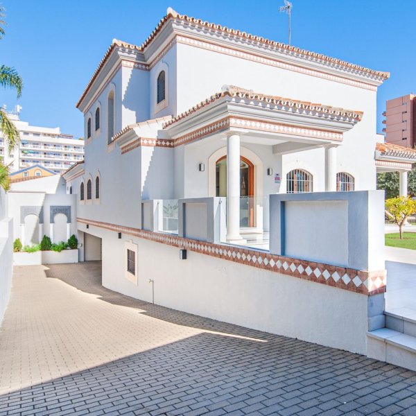Villa in Fuengirola (town)-5