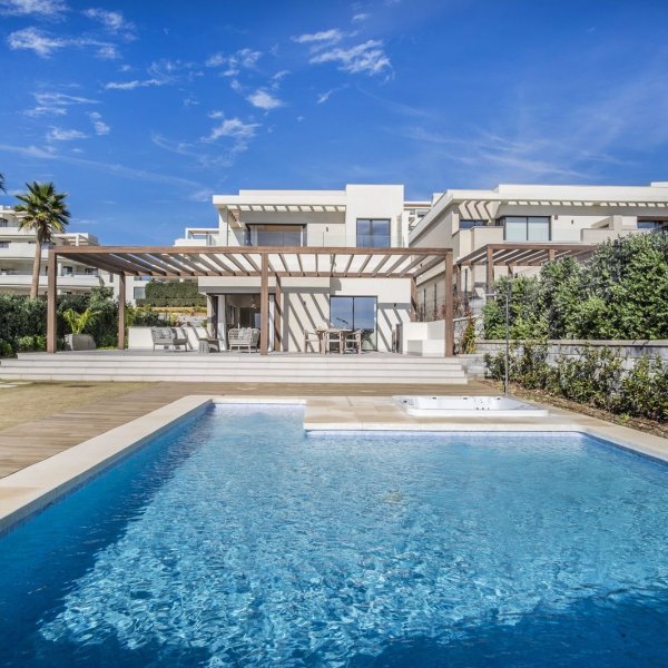 Villa in Estepona (town)-2
