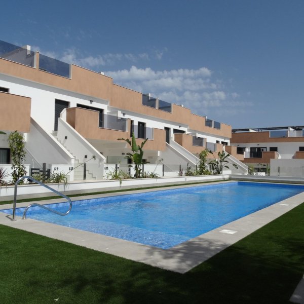 Nieuwbouwnieuwe bungalows met solarium of tuin in Pilar de la Horadada-3