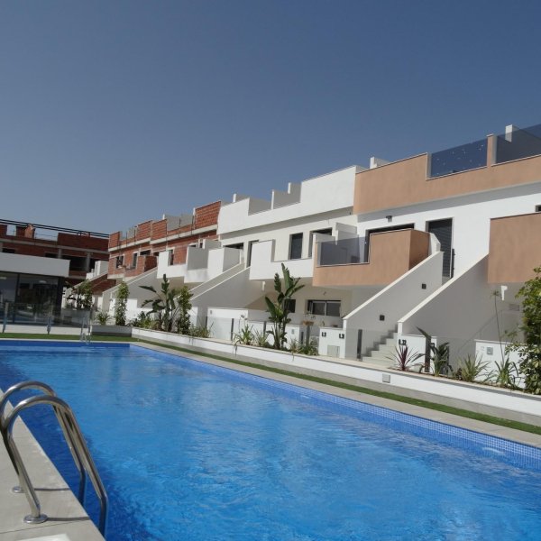 Nieuwbouwnieuwe bungalows met solarium of tuin in Pilar de la Horadada-10