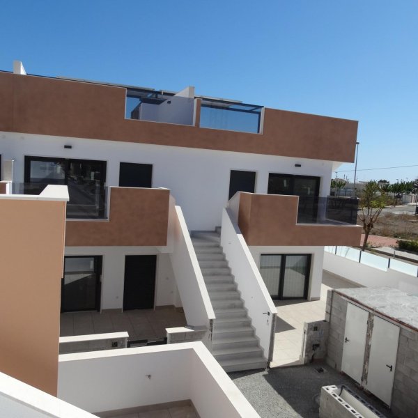Nieuwbouwnieuwe bungalows met solarium of tuin in Pilar de la Horadada-13