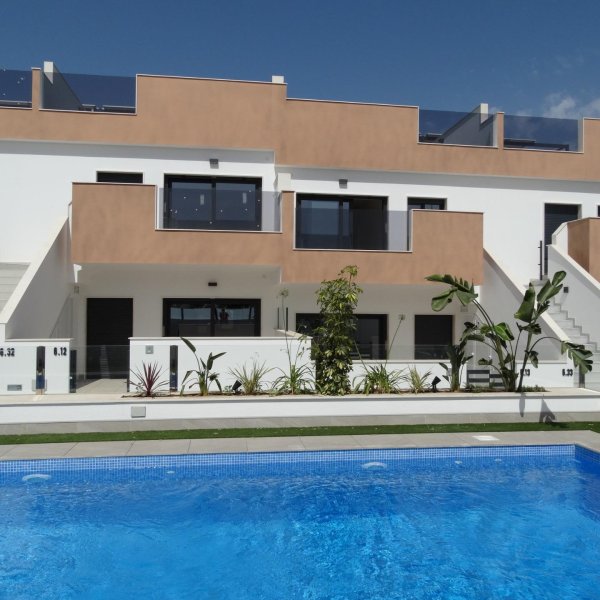 Nieuwbouwnieuwe bungalows met solarium of tuin in Pilar de la Horadada-30