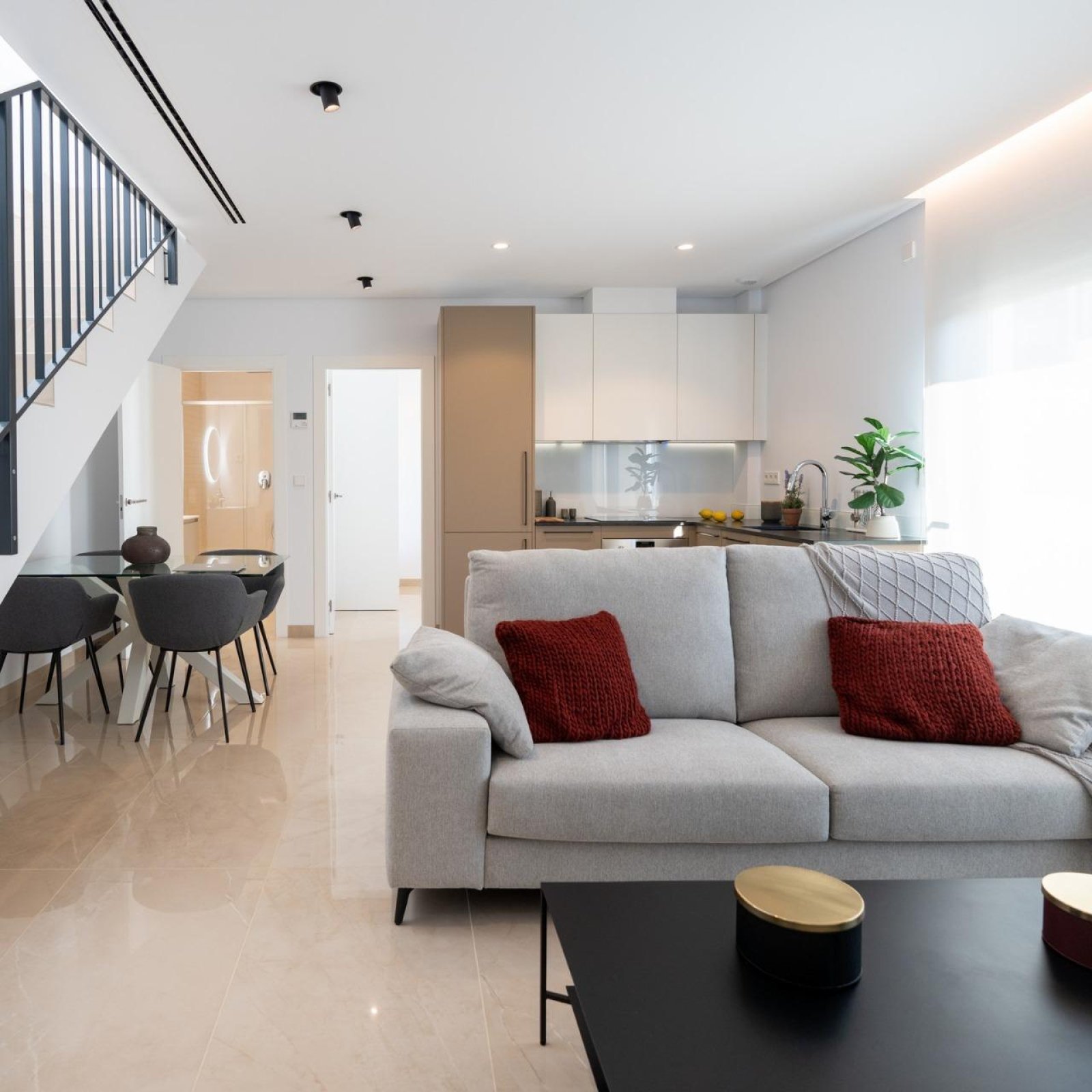 Nieuwe halfvrijstaande villa's aan zee in La Marina - El Pinet Beach-6