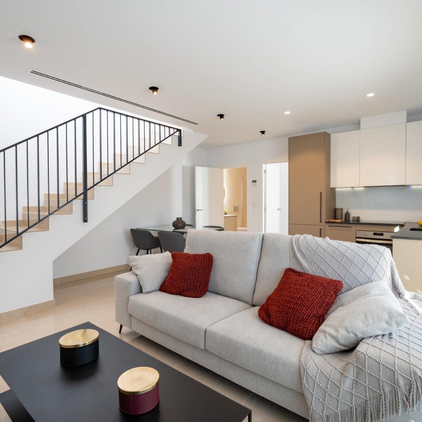 Nieuwe halfvrijstaande villa's aan zee in La Marina - El Pinet Beach-7