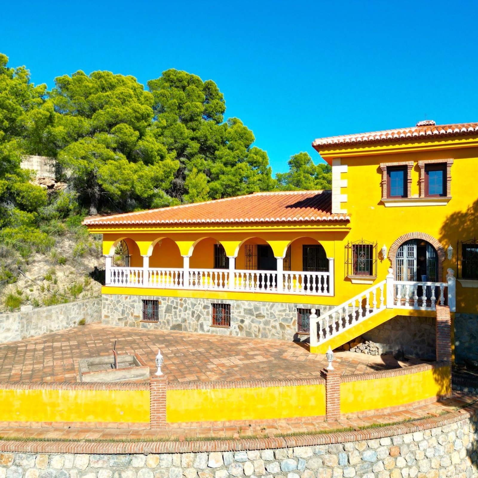 Villa in Vélez de Benaudalla-2