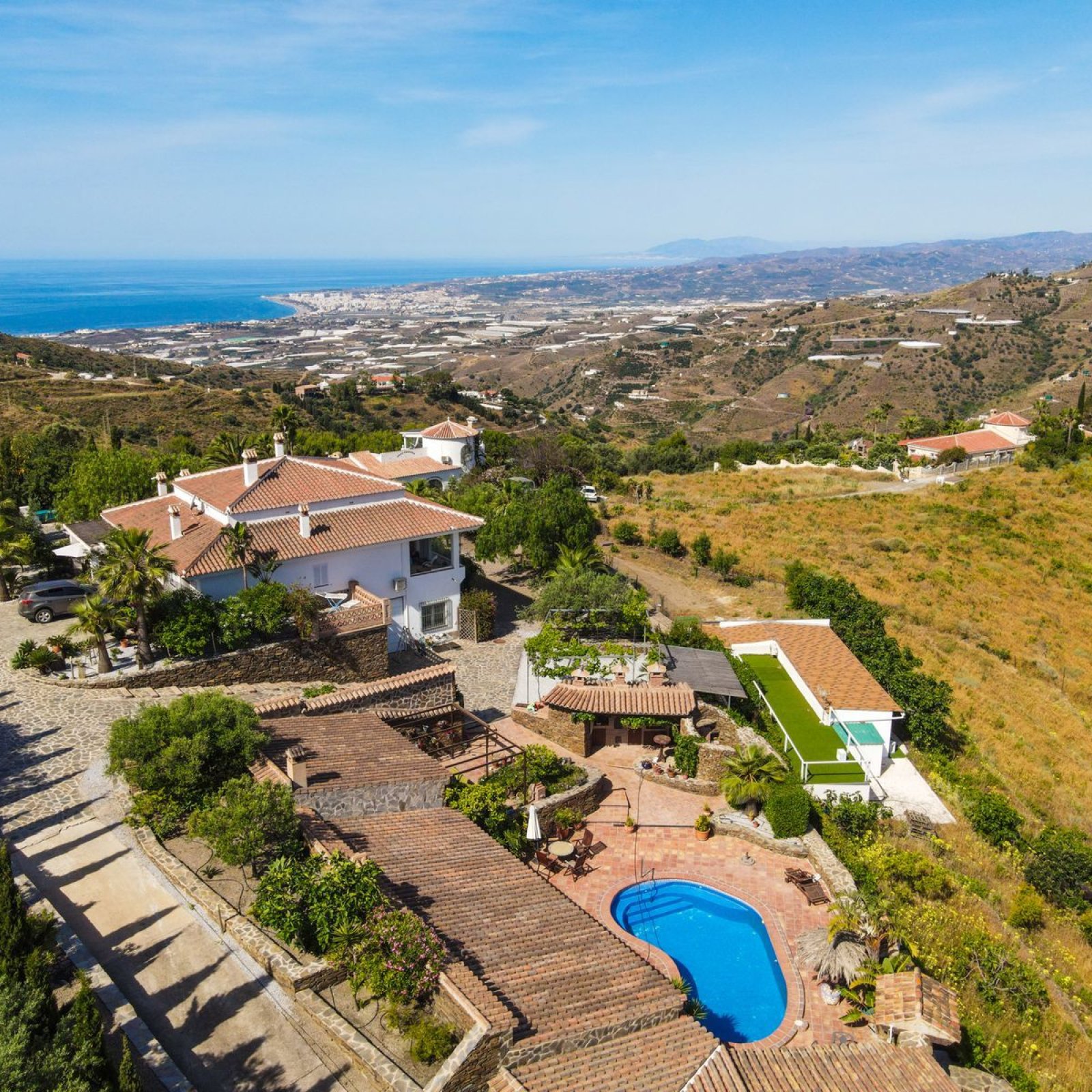 Villa in Sayalonga-1