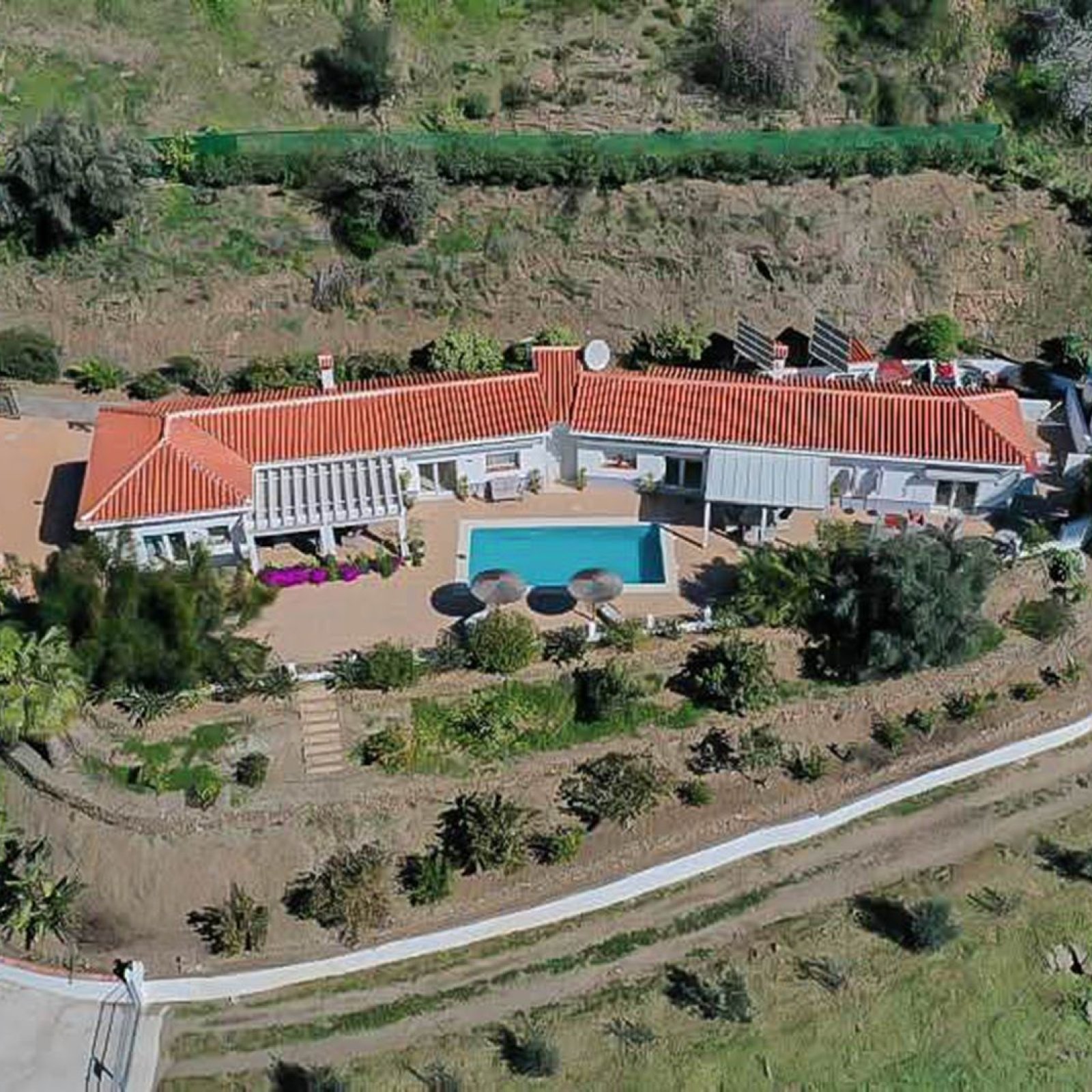 Villa in Arenas-2