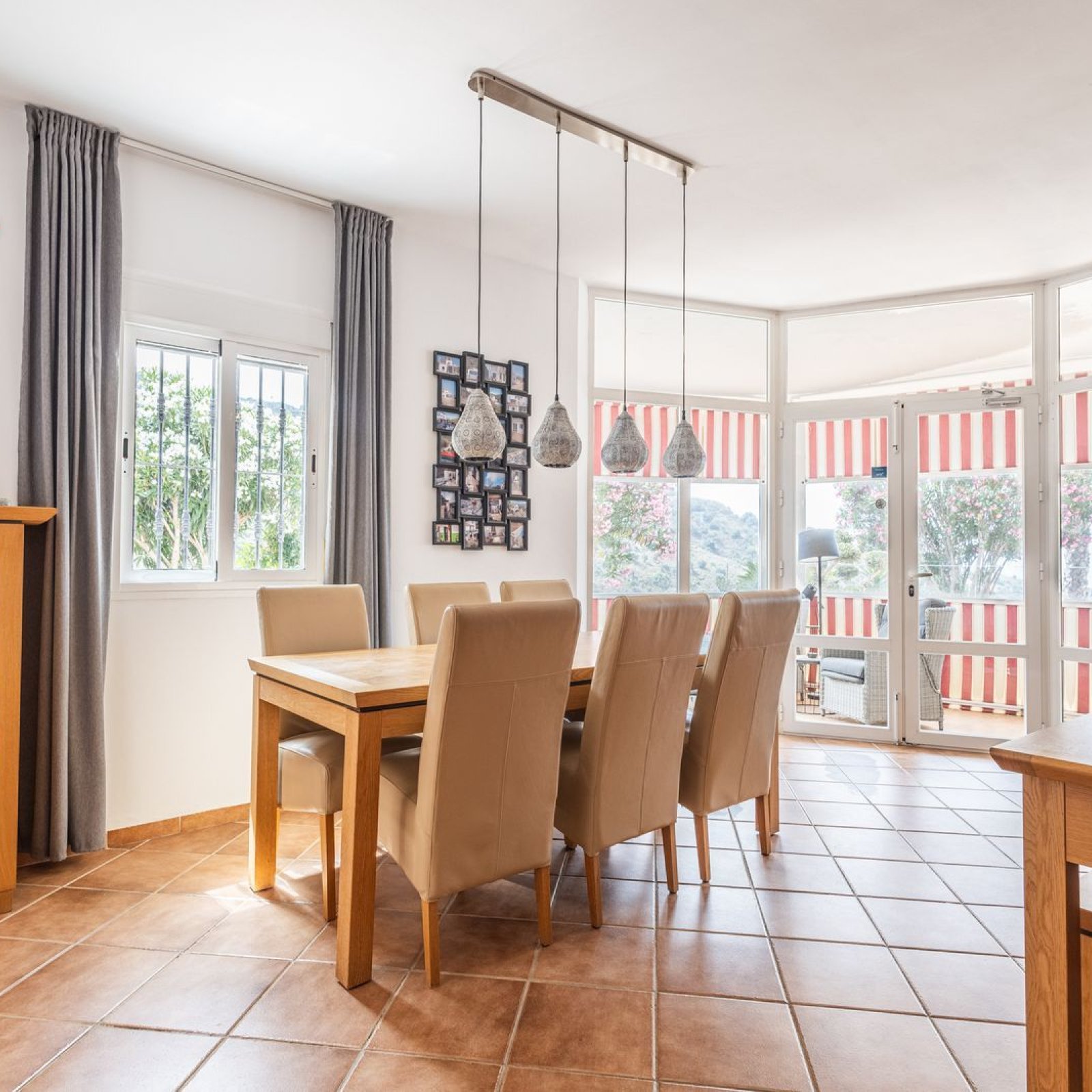 Villa in Sayalonga-23