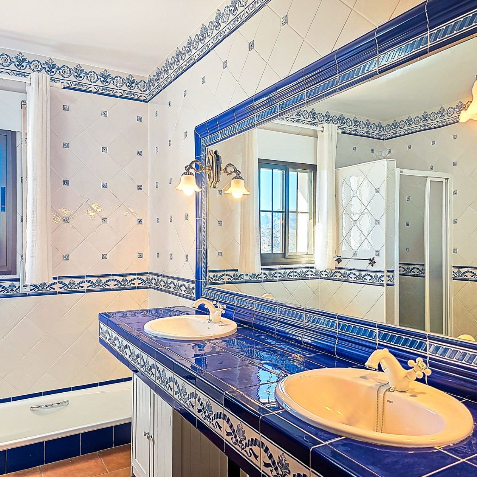 Villa in Sayalonga-32
