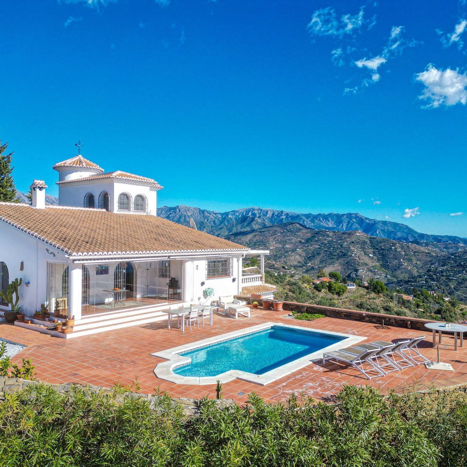 Villa in Sayalonga-66