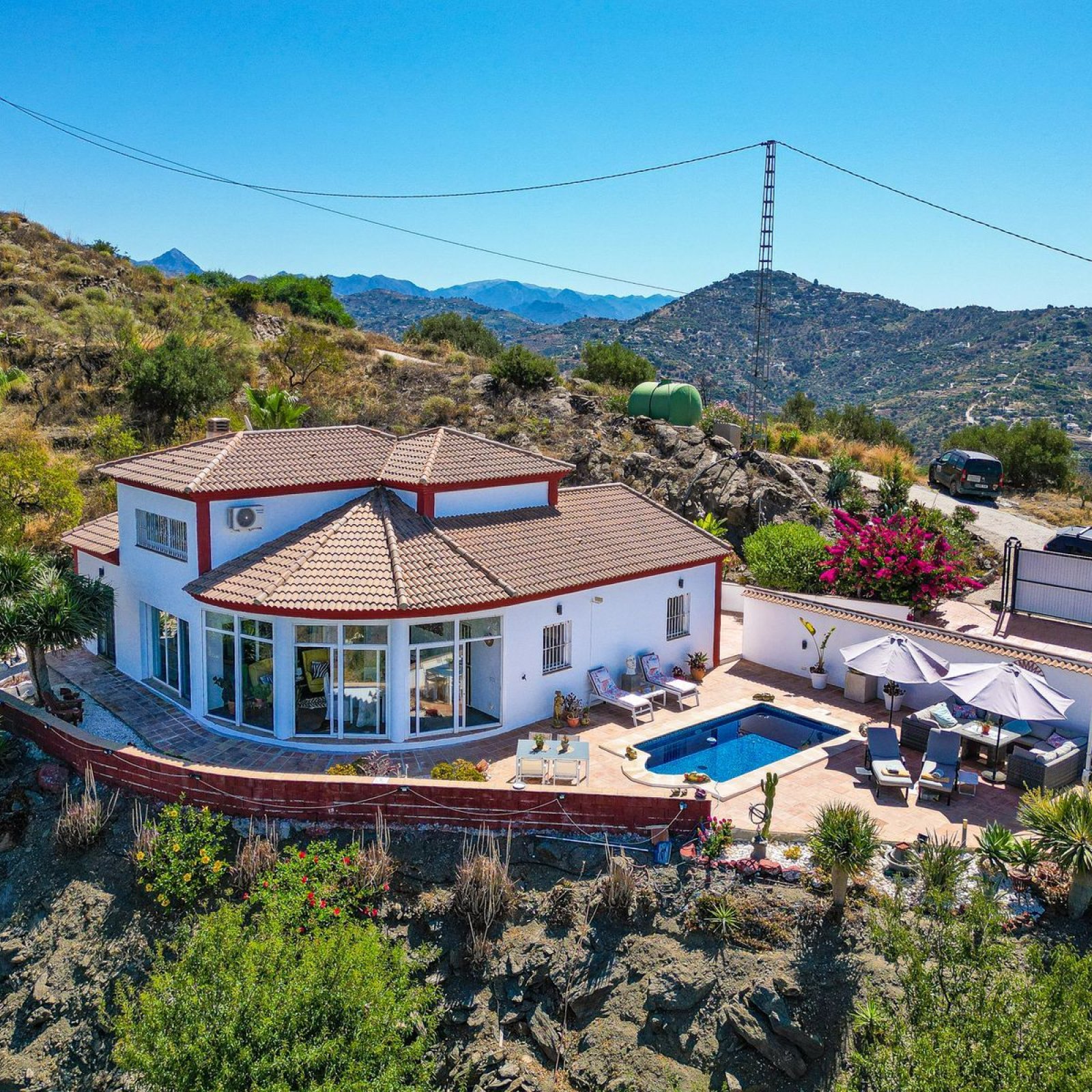 Villa in Arenas-1