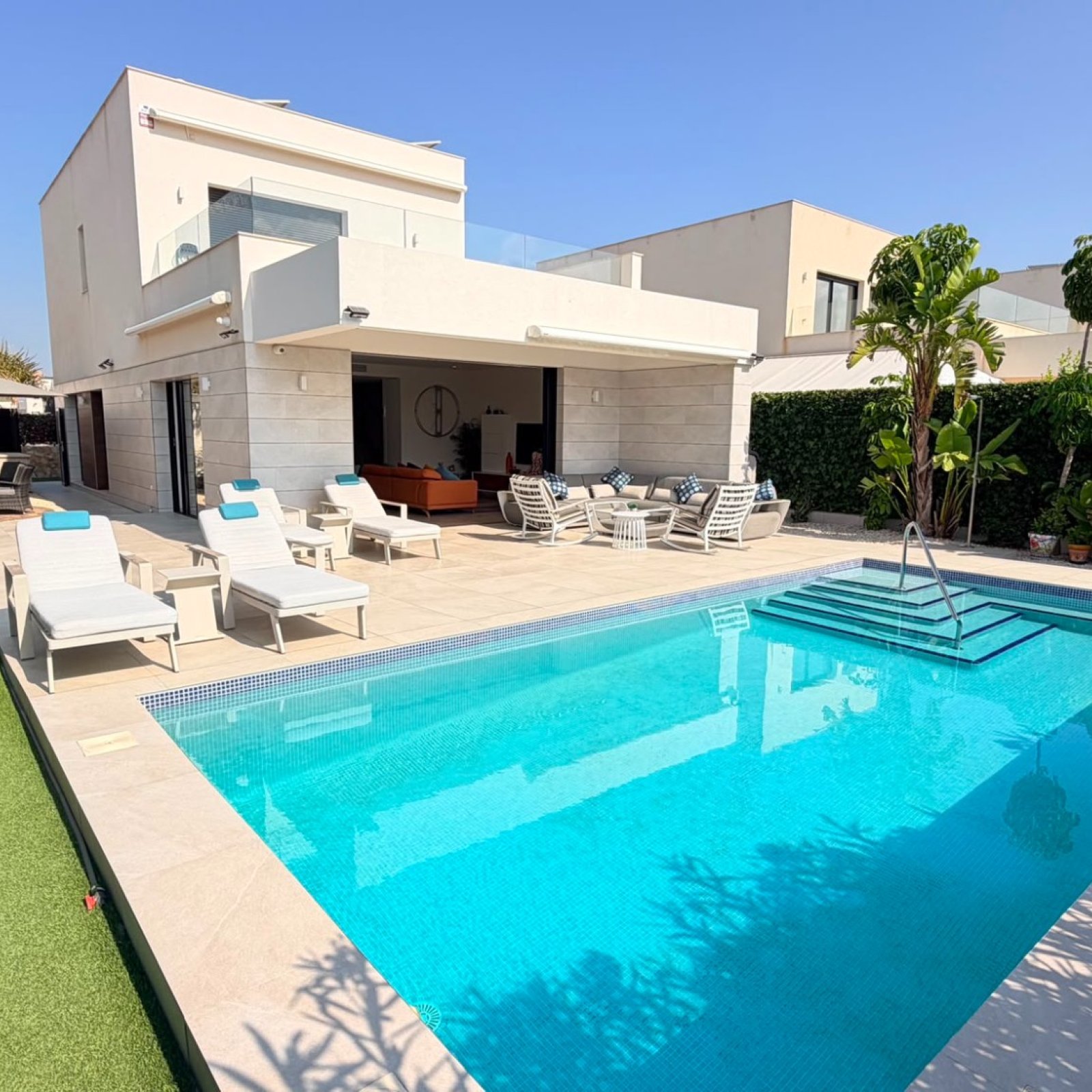 Villa in Los Montesinos-1