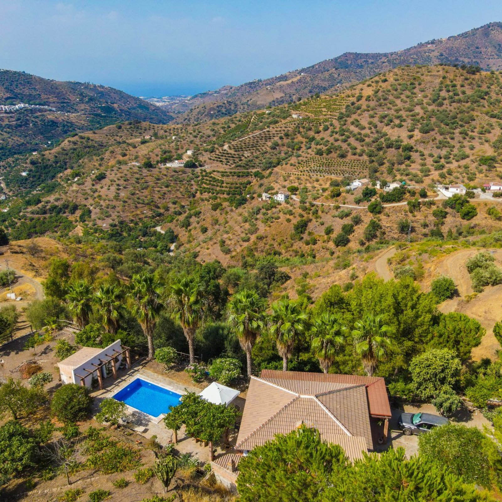 Villa in Sayalonga-2