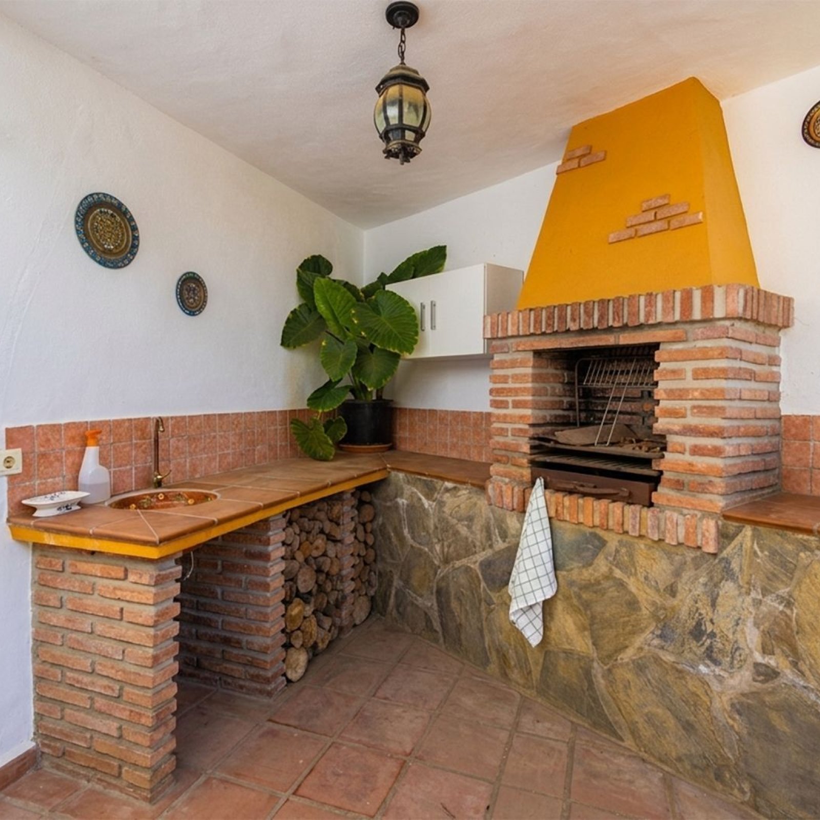 Villa in Sayalonga-12