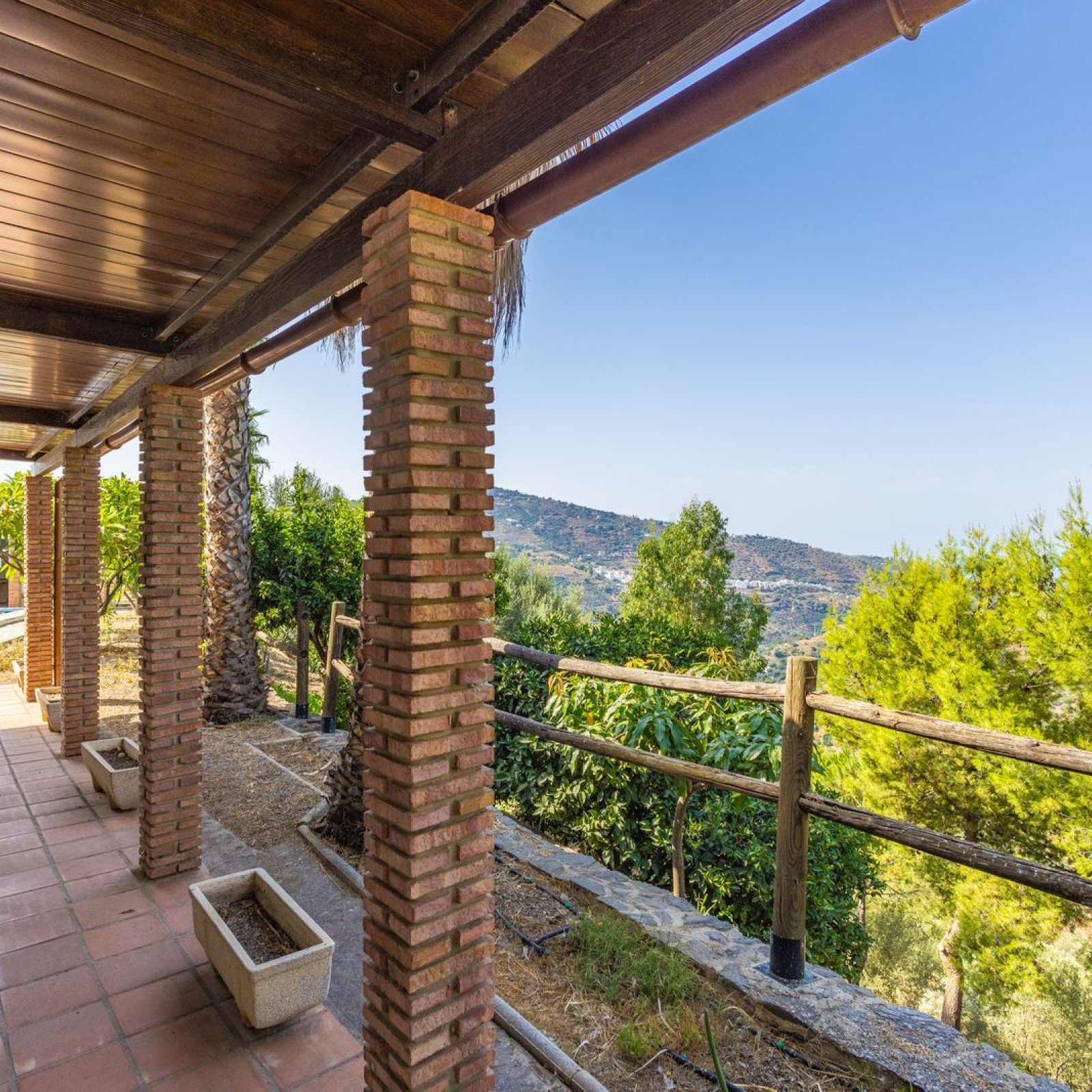 Villa in Sayalonga-13