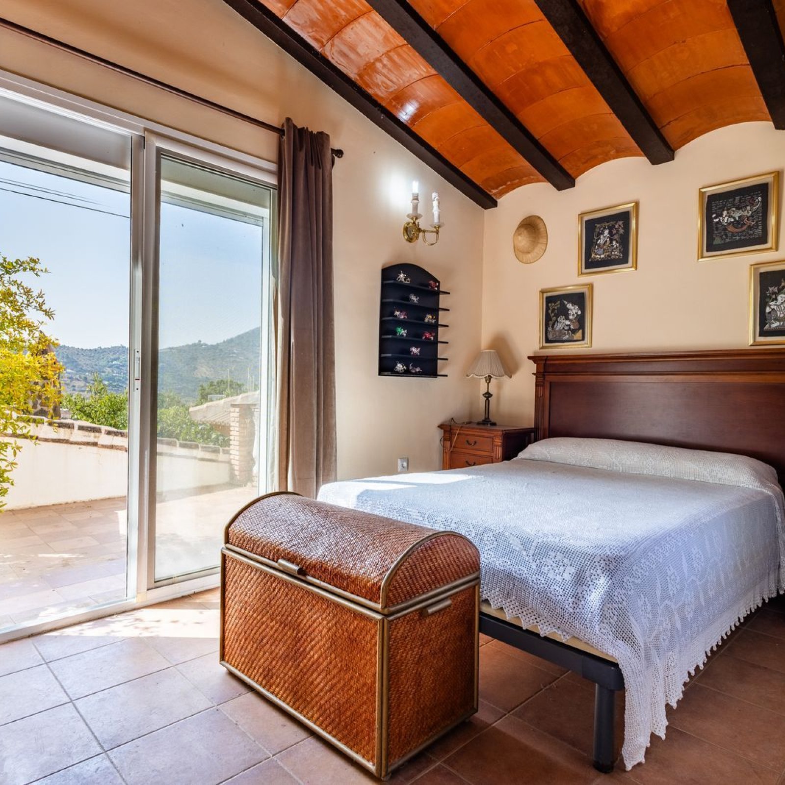 Villa in Sayalonga-32