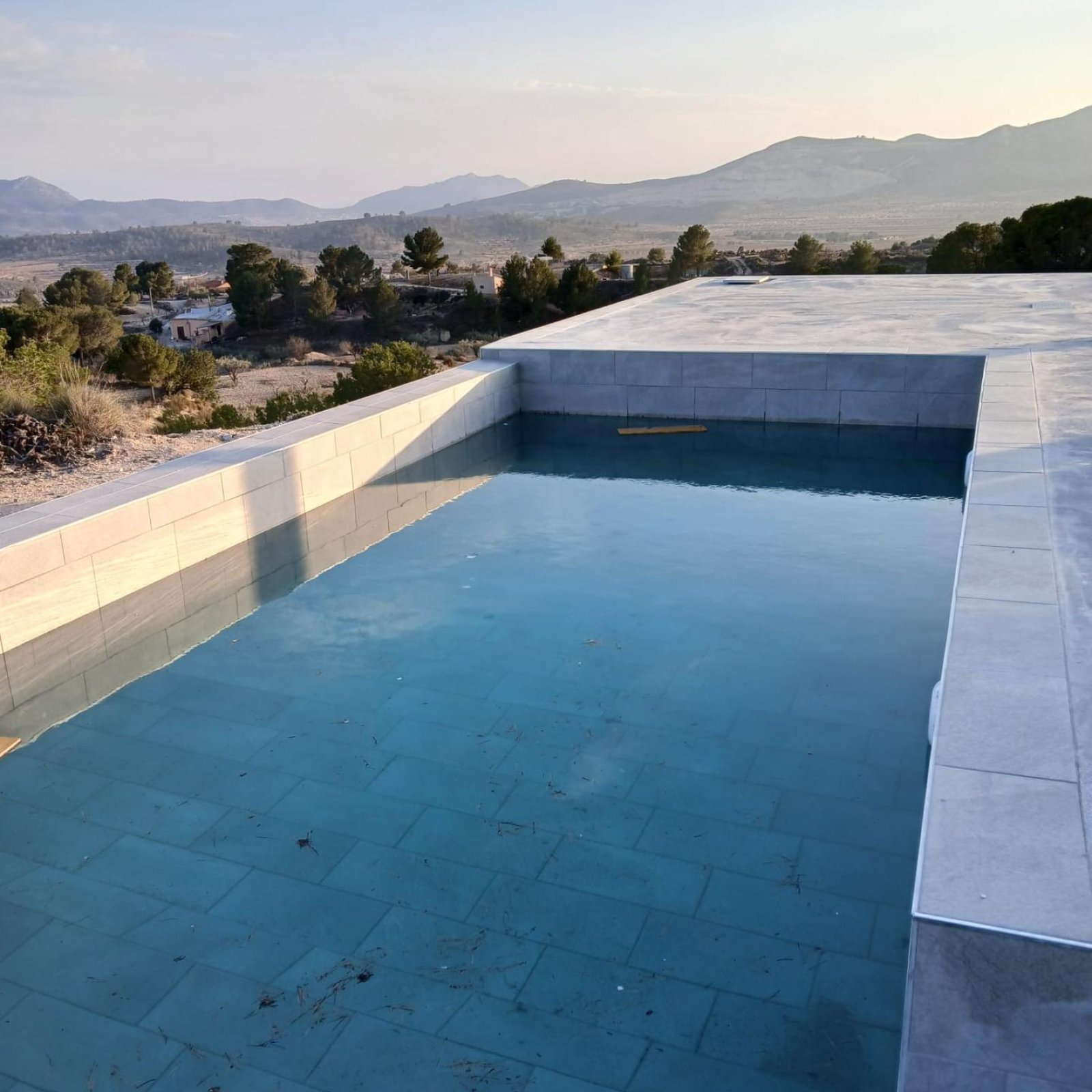 Op maat gebouwde nieuwe villa’s in Pinoso (Alicante): ruime woningen in een natuurlijke omgeving-8