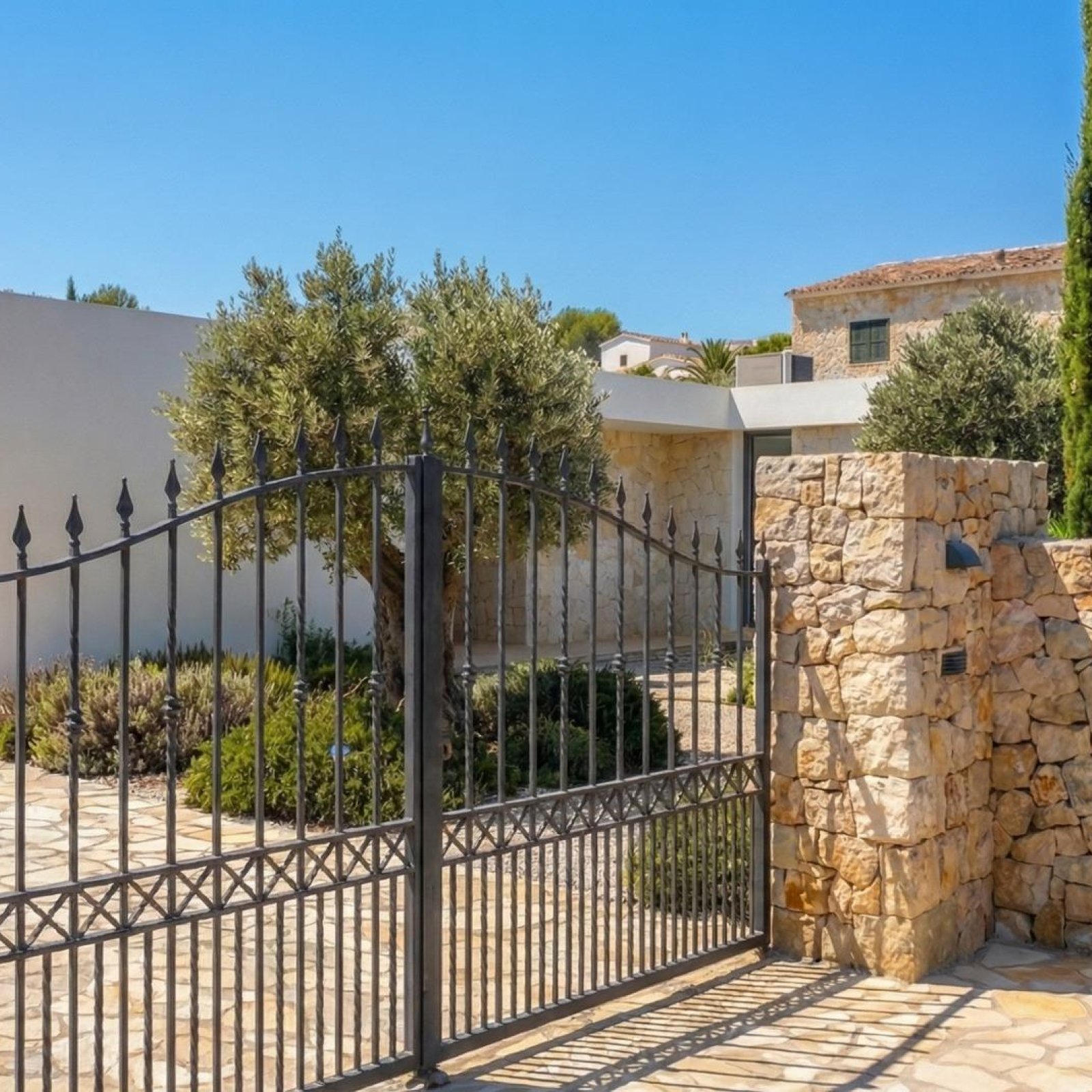 Op maat gebouwde nieuwe villa’s in Pinoso (Alicante): ruime woningen in een natuurlijke omgeving-3