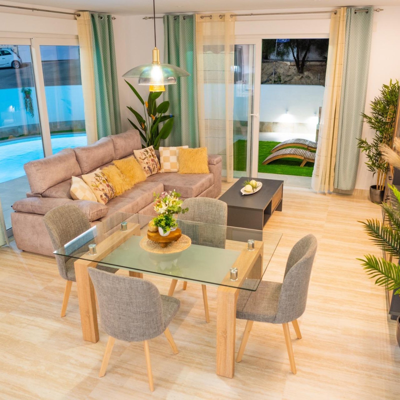 MOOIE GEWELDIGE VILLA MET UITZICHT OP DE GOLFCURSUS 