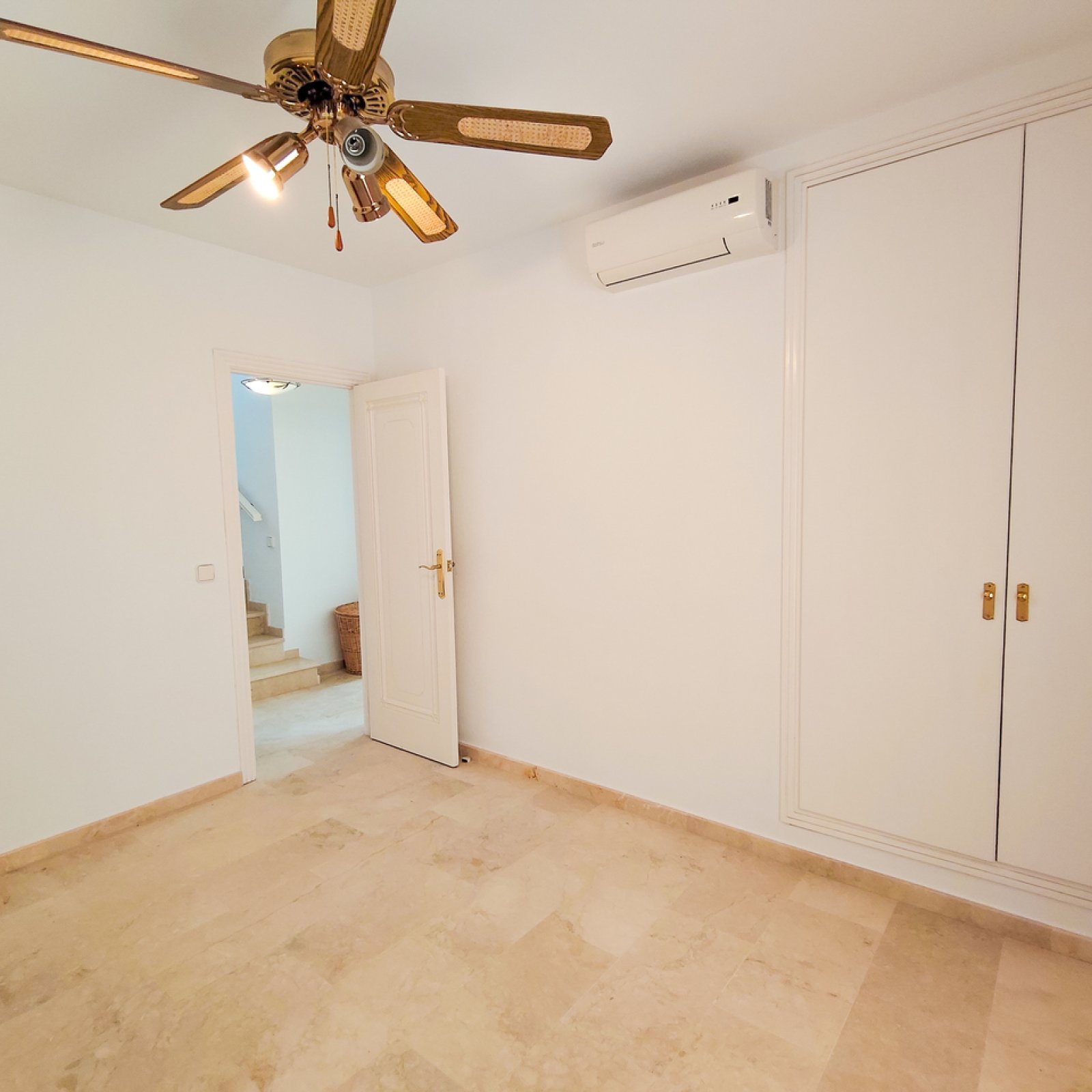 Villa in Villamartin-22