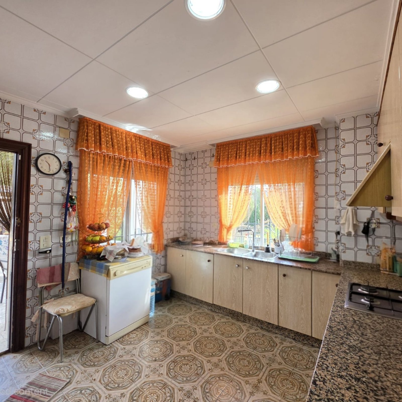 Villa in Elda-12