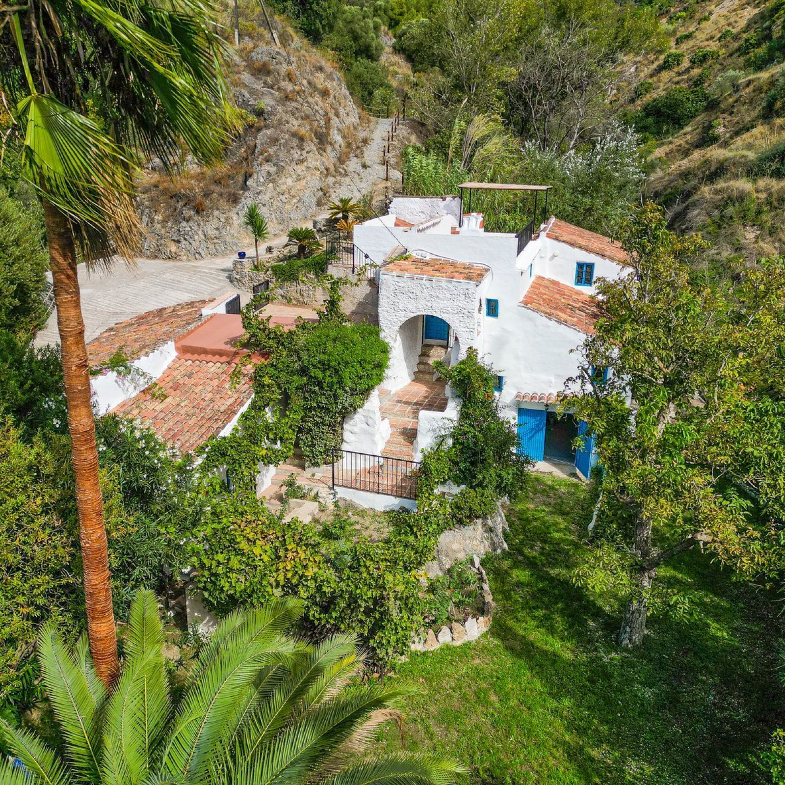 Villa in Canillas de Albaida-2